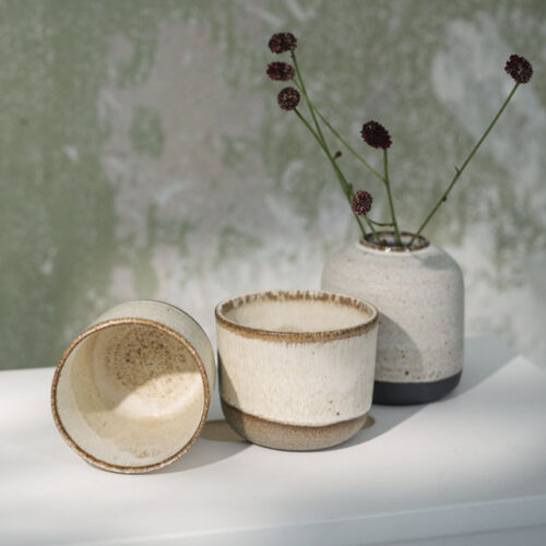 Tassen und Vasen aus Keramik handgefertigt in Deutschland