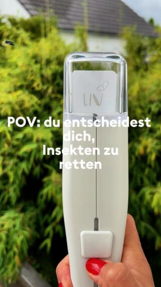 7 Gründe, warum du Insekten im Haus nicht töten, sondern in die Natur freilassen solltest 🦋1. Teil des Ökosystems: Insekten spielen eine wichtige Rolle im natürlichen Gleichgewicht. Sie sind Futter für viele Tiere und helfen bei der Bestäubung und Zersetzung.2. Unschätzbare Biodiversität: Jedes Lebewesen, auch das kleinste Insekt, trägt zur biologischen Vielfalt bei, die unsere Welt gesund hält.3. Natürliche Schädlingsbekämpfer: Viele Insekten fressen andere Schädlinge wie Blattläuse oder Mücken. Warum also nicht die Natur ihre Arbeit machen lassen?4. Kein unnötiges Leid: Neue Studien haben gezeigt, dass Insekten doch Schmerzen empfinden könnten. Mit einem sanften Fang und Freilassen verhinderst du unnötiges Leid.5. Förderung des Gartens: Insekten, die du draußen freilässt, können deinen Garten oder Balkon bereichern – sie helfen, Pflanzen zu bestäuben und den Boden zu verbessern.6. Kinder lernen: Indem du Insekten mit Respekt behandelst, zeigst du Kindern, wie wichtig sie für unsere Umwelt sind und förderst ein Bewusstsein für den Naturschutz.7. Kleine Taten, großer Einfluss: Jede Entscheidung zählt. Indem du Insekten wieder in die Natur freilässt, trägst du aktiv zum Schutz der Umwelt bei.Mach mit und werde auch zum Insektenretter! 🪲🪰🐞🕷️🦋🐝#livbyneher #neherinsektenschutz #insektenschutz #insektenfreundlich #insektenfreunde #umwelt #umweltschutz #artenvielfalt #umweltliebe #natur #naturliebe