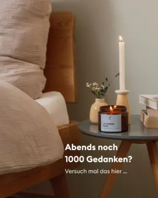 Kennst du das? Der Tag war voll, der Kopf ist noch laut – und eigentlich willst du nur eins: runterkommen.Unsere 3 Tipps helfen dir, abends wirklich abzuschalten. Mit kleinen Ritualen, die dein Nervensystem beruhigen – und einem Duft, der ganz leise sagt: Jetzt ist Feierabend. 🌿Besonders abends kann Lavendel Wunder wirken: Der Duft senkt nachweislich die innere Unruhe und hilft dir, den Übergang vom Tag zur Ruhe zu finden. 💜Unsere Lavendelkerze ist dein Reminder dafür.Die findest du ab sofort bei uns im Shop.👉 Was hilft dir am besten beim Abschalten?#duftkerze #abendroutine #me-time #slowhome #lavendelduft #entspannungzuhause #livbyneher #neherinsektenschutz #lavendel #slowliving #kerzen #kerzenliebe