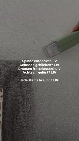 Weil’s einfach sein darf 👇🏼Im Winter wird es draußen feucht, windig und ungemütlich. In deiner Wohnung ist es trocken, ruhig und konstant warm.Genau deshalb fühlen Spinnen sich jetzt besonders wohl in deinem Zuhause und schauen regelmäßig vorbei.Mit unserem tierfreundlichen Insektenfänger LIV bringst du die Spinne schnell nach draußen ohne sie zu verletzen oder erst den Staubsauger rausholen zu müssen.Und weil du als Mama nicht nur an dein Zuhause denkst, sondern auch an das Leben draußen, wächst mit jedem Kauf ein Quadratmeter blühende Wiese beim Netzwerk Blühende Landschaft. 🌼Hol dir jetzt deinen neuen Alltagsbegleiter über den Link in der Bio.#livbyneher #mamatipps #mamaalltag #insektenschutz #tierfreundlichleben achtsamkeitimalltag spinnen