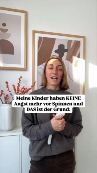 Früher war bei uns sofort Unruhe, sobald jemand eine Spinne entdeckt hat. Panik bei meinen Kindern – und ehrlich gesagt auch bei mir.Dabei wollte ich ihnen eigentlich etwas anderes vorleben: dass man keine Angst haben muss und dass man Tiere auch ruhig und respektvoll nach draußen bringen kann.Weil ich dafür keine Lösung gefunden habe, die sich für uns richtig angefühlt hat, ist LIV entstanden. Und seitdem sind genau diese Momente bei uns einfach viel entspannter.Wenn du solche Situationen auch kennst, schau gern über den Link in unserer Bio bei unserer Insektenlösung vorbei 🤍#livbyneher #mamatipps #mamaalltag #insektenschutz #achtsamkeitimalltag