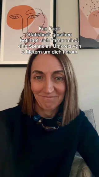 Du räumst auf, entdeckst sie zufällig, fängst sie kurz ein und bringst sie raus. Kein großes Ding, eher so ein „Okay, erledigt.“ ✅Und am nächsten Tag sitzt irgendwo wieder eine.. Als hätte sich rumgesprochen, dass man hier fair behandelt wird.Aber genau diese kleinen Momente zeigen unseren Kindern, wie man mit unerwarteten Gästen umgeht – ruhig, ohne Hektik und ohne ihnen zu schaden. Auch wenn man zwischendurch kurz seufzt und weitermacht.Damit das im Alltag unkompliziert bleibt, nutze ich den LIV Insektenfänger – schnell, sanft und tierfreundlich, auch an ganz normalen Mama-Tagen.Wenn du es genauso entspannt lösen willst, klick auf den Link in unserer Bio. 🤍#livbyneher #mamatipps #mamaalltag #insektenschutz #achtsamkeitimalltag